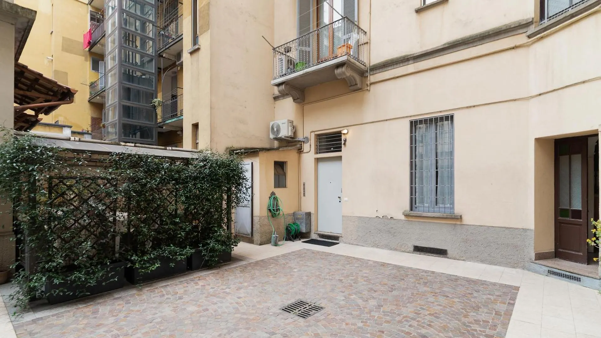 California - Solari - Loft Con Soppalco Daire Milano