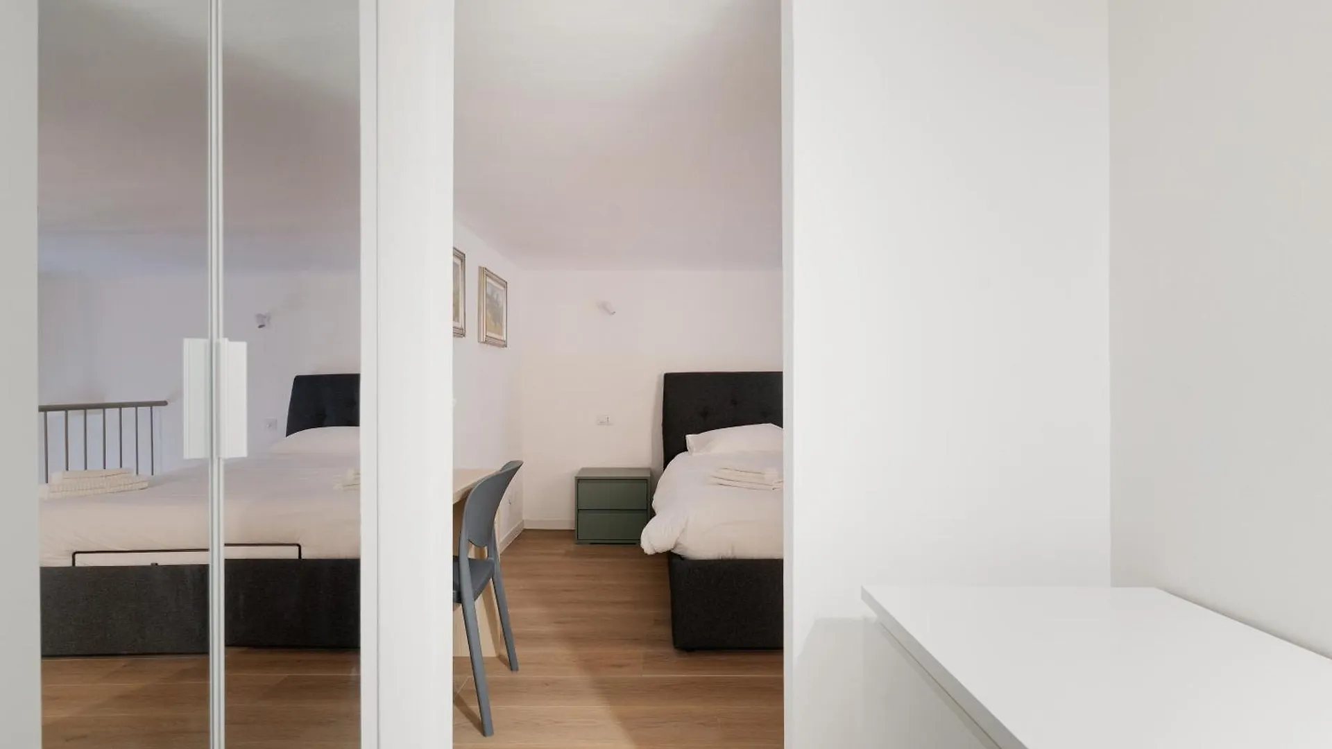 California - Solari - Loft Con Soppalco Daire Milano İtalya