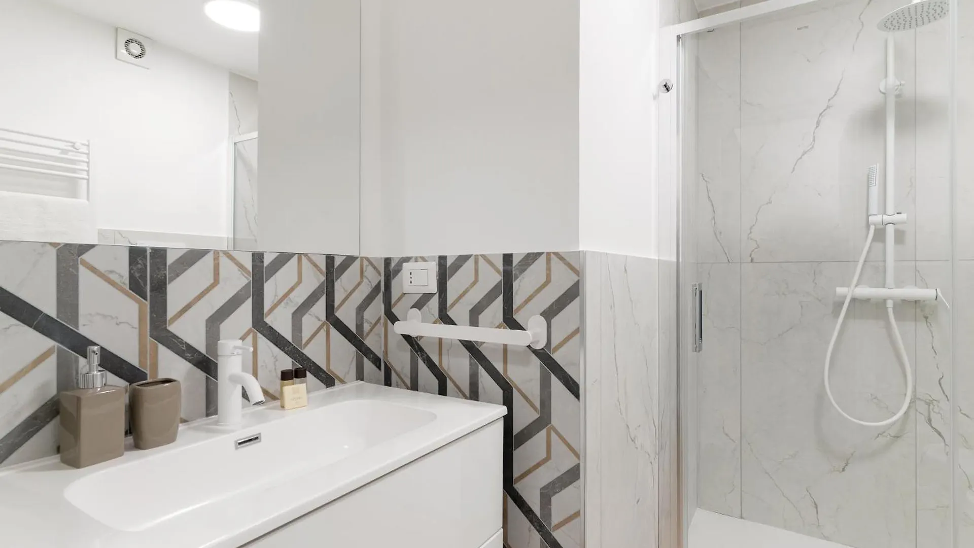 California - Solari - Loft Con Soppalco Daire Milano